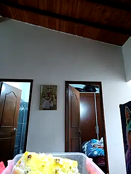 Snapshot of LunaZambrano chatting on October 30, 2025, 2:36 pm LunaZambrano online show from October 30, 2025, 2:36 pm