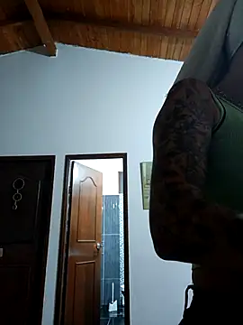 Snapshot of LunaZambrano chatting on January 13, 2026, 1:37 pm LunaZambrano online show from January 13, 2026, 1:37 pm