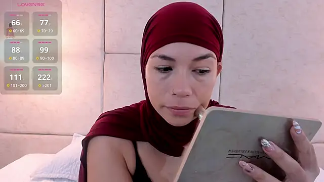 aisha vs online show from December 20, 2025, 1:47 pm