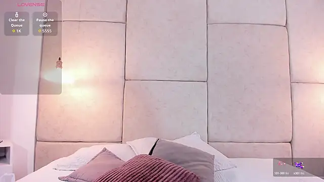 Snapshot of aisha_vs chatting on December 5, 2025, 12:48 pm aisha vs online show from December 5, 2025, 12:48 pm