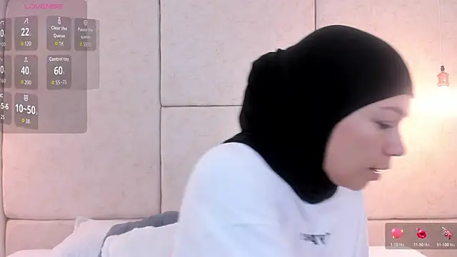 aisha vs online show from January 13, 2026, 12:42 pm