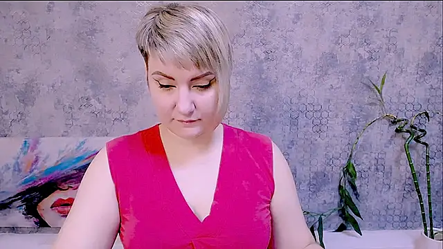 Djullia online show from November 25, 2025, 6:47 am