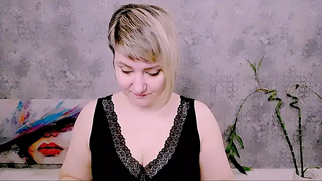 Djullia online show from April 18, 2026, 5:10 am