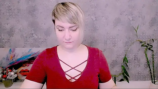 Djullia online show from December 18, 2025, 6:18 am