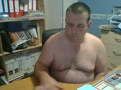 Snapshot of manubm03 chatting on August 1, 2026, 4:54 am manubm03 online show from August 1, 2026, 4:54 am
