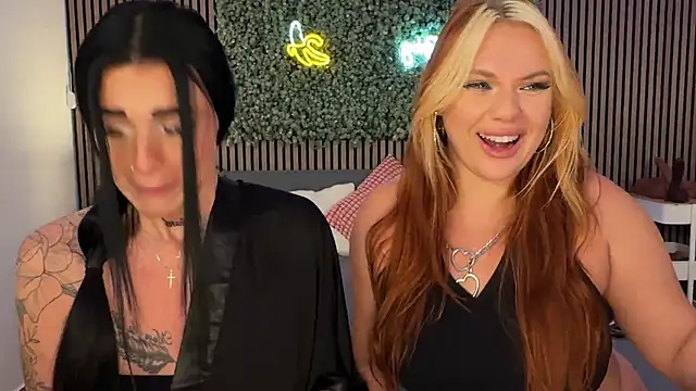 AnjaAmelia online show from November 1, 2025, 8:03 pm