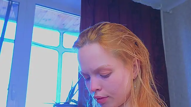 sinteas online show from April 15, 2026, 1:15 pm