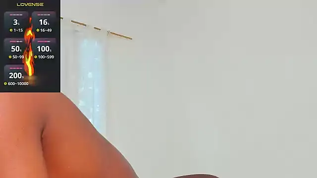 Snapshot of santi_brown chatting on January 30, 2025, 11:02 pm santi brown online show from January 30, 2025, 11:02 pm