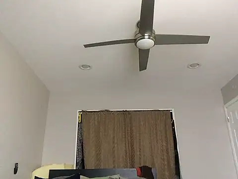 Londonfrotadejr online show from December 8, 2024, 6:17 pm