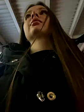 Snapshot of KrisMagnoly chatting on October 20, 2025, 3:45 pm KrisMagnoly online show from October 20, 2025, 3:45 pm