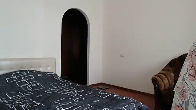 Snapshot of sensualEmilia chatting on November 1, 2025, 12:32 pm sensualEmilia online show from November 1, 2025, 12:32 pm