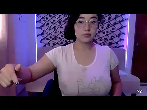 Snapshot of YummymeowW chatting on July 25, 2026, 9:10 pm YummymeowW online show from July 25, 2026, 9:10 pm