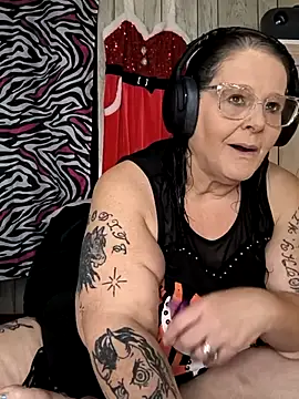 davisdesiresxh online show from November 4, 2025, 2:21 pm