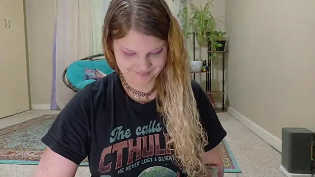 Emihaze online show from March 28, 2026, 4:19 pm