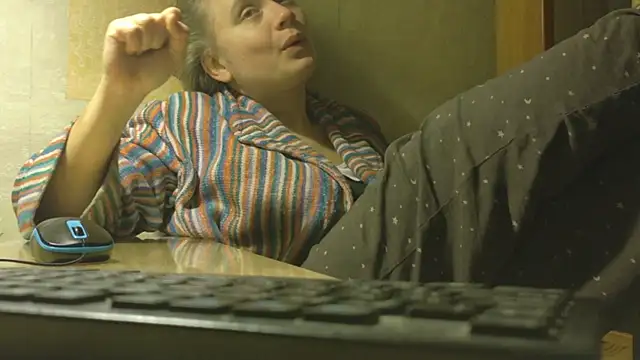 FrumCake online show from December 22, 2025, 12:44 am