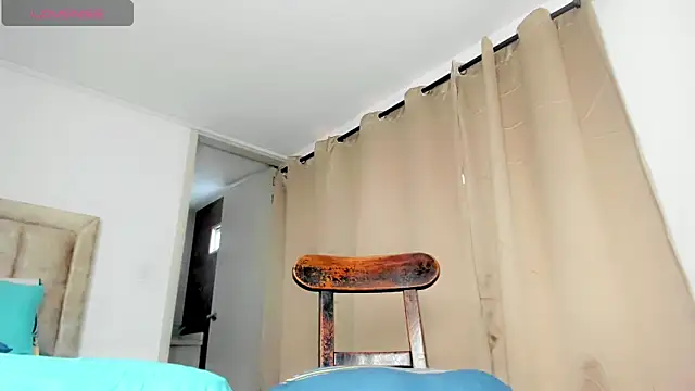 Genesis Sandoval online show from March 26, 2026, 9:02 pm