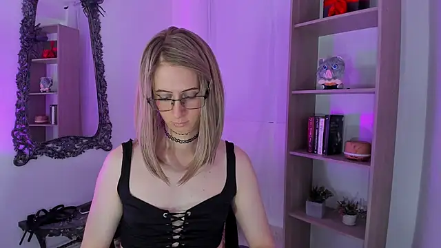 KimberlyJohnsoon online show from November 24, 2025, 3:56 pm