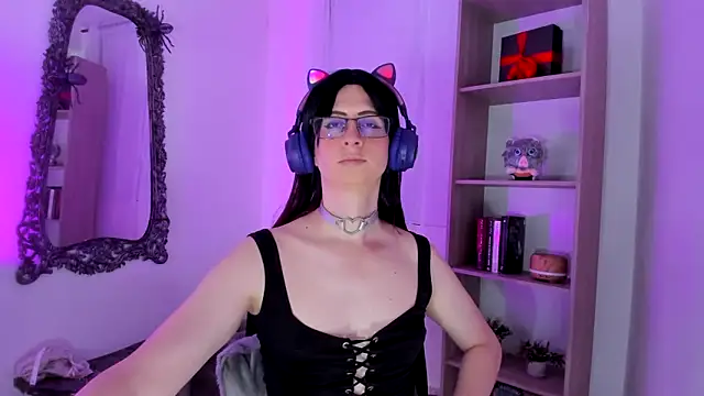 KimberlyJohnsoon online show from November 13, 2025, 3:49 pm