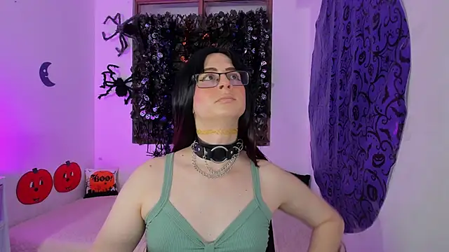 KimberlyJohnsoon online show from October 22, 2025, 3:33 pm