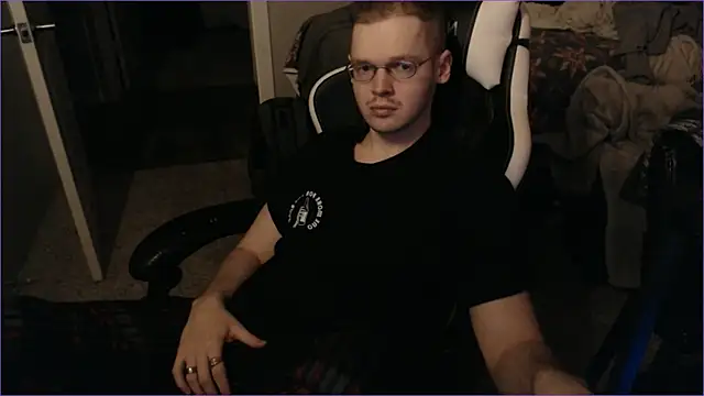 doloresman online show from February 18, 2025, 9:10 am