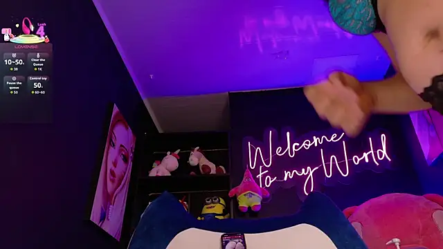 Katiehill 1 online show from April 13, 2026, 5:06 pm