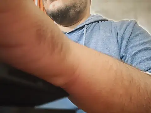 Snapshot of A4h_odin1 chatting on October 13, 2025, 7:10 am A4h odin1 online show from October 13, 2025, 7:10 am