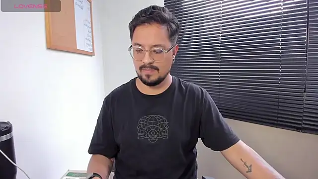 Snapshot of DaviidEvans_ chatting on December 21, 2024, 5:29 pm DaviidEvans online show from December 21, 2024, 5:29 pm