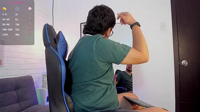 Snapshot of DaviidEvans_ chatting on December 20, 2025, 4:37 am DaviidEvans online show from December 20, 2025, 4:37 am