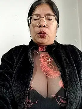   valentina18 online show from January 9, 2026, 1:18 pm