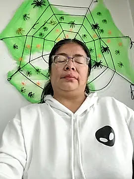 Snapshot of __valentina18 chatting on October 6, 2025, 1:12 pm valentina18 online show from October 6, 2025, 1:12 pm