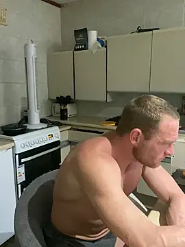 Snapshot of FuelX@xh chatting on June 26, 2026, 11:32 pm FuelXxh online show from June 26, 2026, 11:32 pm