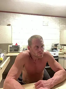 Snapshot of FuelX@xh chatting on August 3, 2026, 8:37 pm FuelXxh online show from August 3, 2026, 8:37 pm