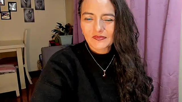 emma luxy online show from April 2, 2026, 5:03 am