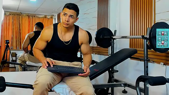 ChoreyTaiylor online show from December 18, 2025, 3:16 pm