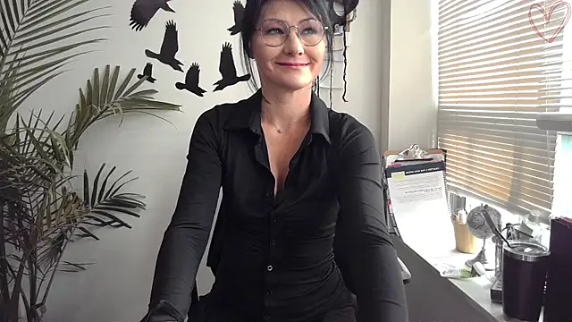 Snapshot of City_Kat chatting on October 29, 2025, 2:05 pm City Kat online show from October 29, 2025, 2:05 pm