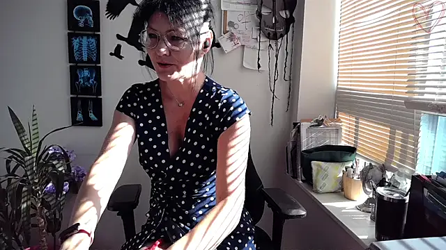 Snapshot of City_Kat chatting on October 6, 2025, 2:29 pm City Kat online show from October 6, 2025, 2:29 pm