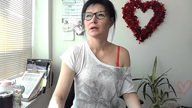 Snapshot of City_Kat chatting on March 21, 2025, 5:45 pm City Kat online show from March 21, 2025, 5:45 pm