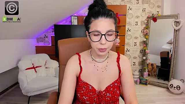 Snapshot of EmillyTaylor chatting on January 14, 2026, 4:49 am EmillyTaylor online show from January 14, 2026, 4:49 am