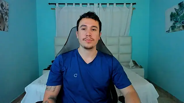 Snapshot of juan__jimenez chatting on April 8, 2026, 10:11 pm juan jimenez online show from April 8, 2026, 10:11 pm