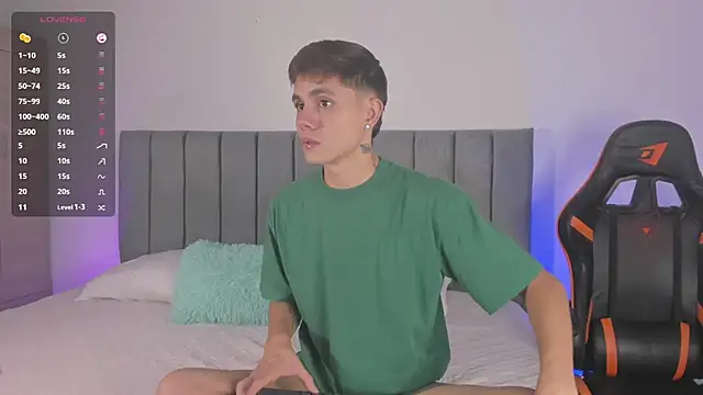 DustinLevine online show from December 4, 2025, 1:15 am