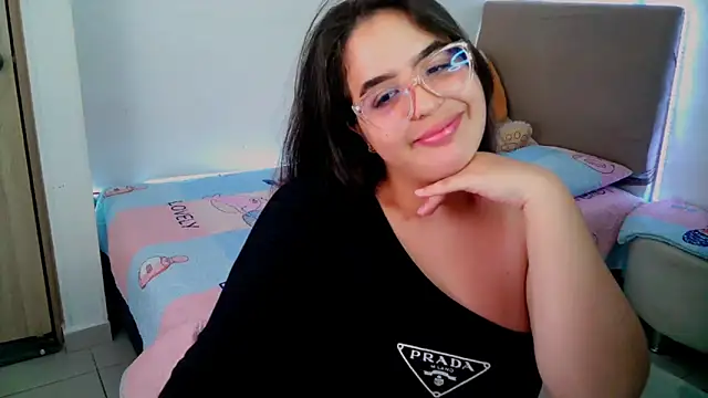 Snapshot of _alicia_z chatting on February 8, 2025, 6:01 pm alicia z online show from February 8, 2025, 6:01 pm