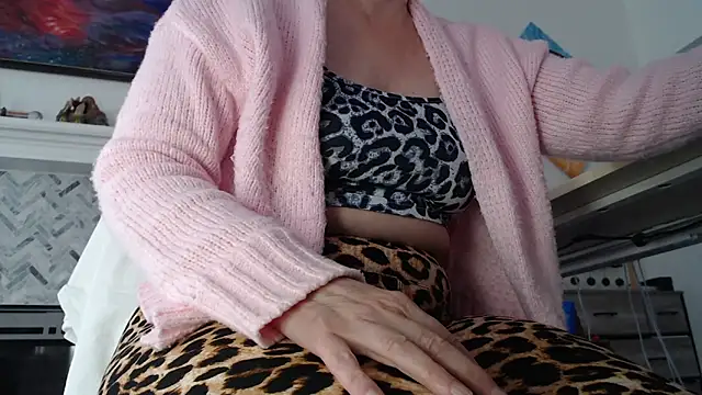 Snapshot of AuroraWillows chatting on February 21, 2026, 5:59 pm AuroraWillows online show from February 21, 2026, 5:59 pm