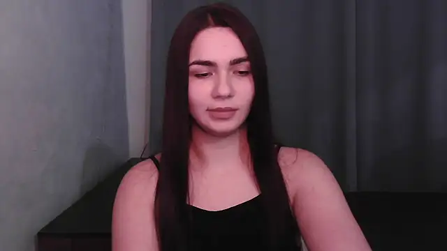 Snapshot of HannahMeid chatting on December 9, 2024, 8:23 pm HannahMeid online show from December 9, 2024, 8:23 pm
