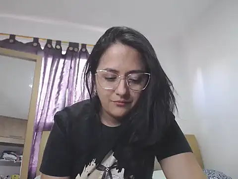 Jandylovee online show from April 11, 2026, 8:12 pm