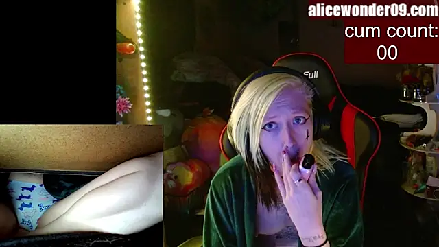 Snapshot of alicewonder09 chatting on February 3, 2025, 4:46 am alicewonder09 online show from February 3, 2025, 4:46 am