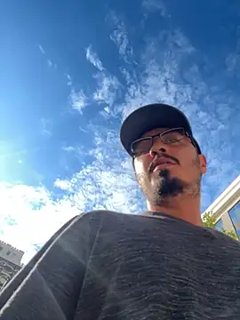 Snapshot of Bbyboyivan chatting on November 1, 2025, 8:25 pm Bbyboyivan online show from November 1, 2025, 8:25 pm