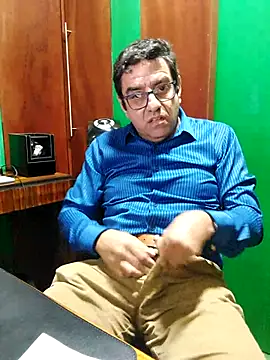 FernandoReuterG online show from January 18, 2026, 2:04 am