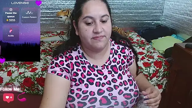 Snapshot of EMILY-NESSA chatting on November 12, 2025, 11:08 pm EMILY-NESSA online show from November 12, 2025, 11:08 pm