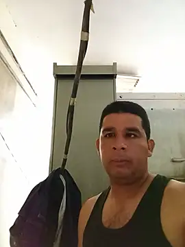 Snapshot of El-reyleon chatting on June 13, 2026, 10:19 pm El-reyleon online show from June 13, 2026, 10:19 pm