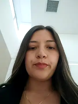 alana 69 online show from September 17, 2025, 9:17 pm